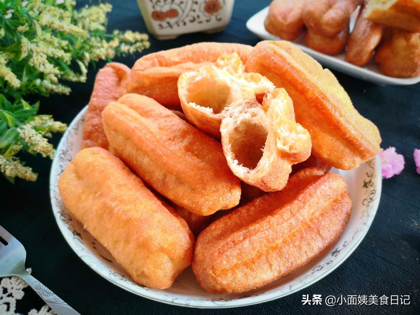 家庭炸油条不使用泡打粉怎么香酥,炸油条用小苏打不加泡打粉可以吗