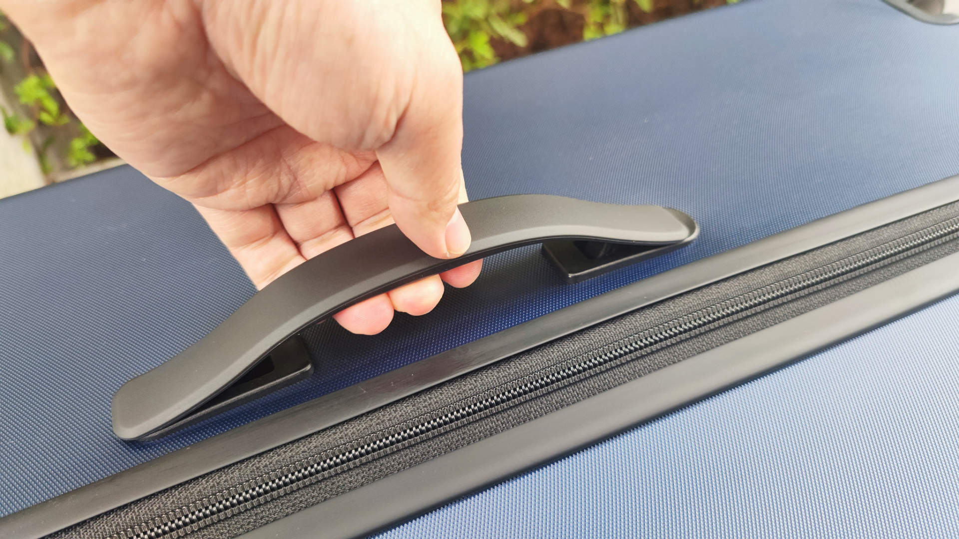 有颜值又能装，出门旅行怎能少了她，地平线8号大旅行家宽拉杆箱