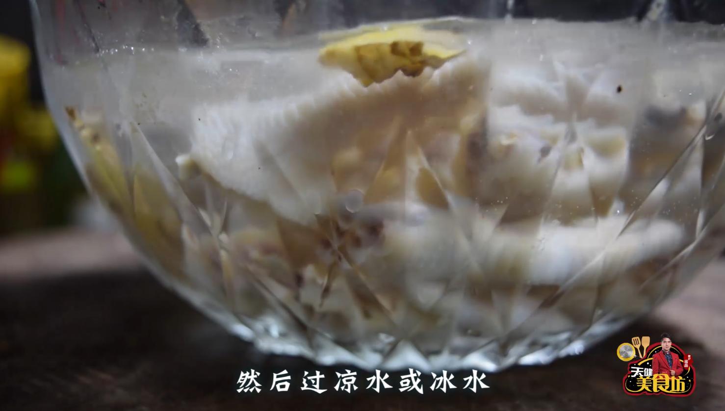 鸡爪这样做酸辣爽口吃起来真过瘾,鸡爪这样做香辣入味好吃又下饭