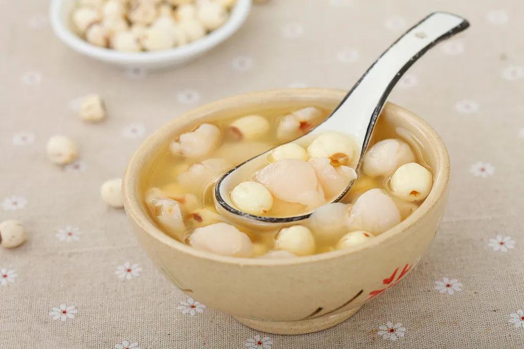 春夏之交，用好几个食疗方，浮肿、面黄、眼袋，轻松祛除