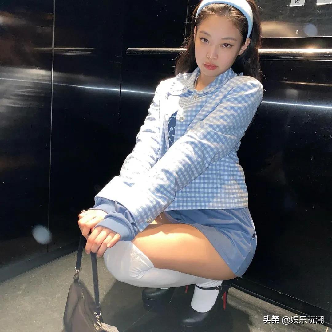 jennie生日应援视频,jennie生日收到粉丝给的白玫瑰