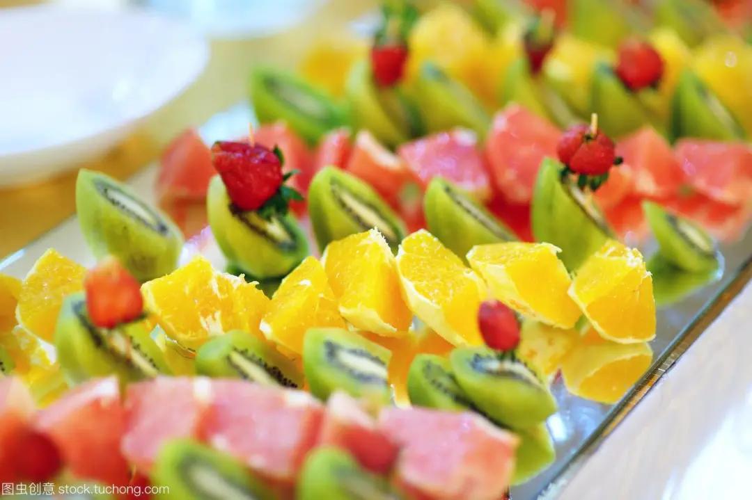 冬季嘴唇干裂是唇炎吗,冬季儿童嘴唇干裂的原因