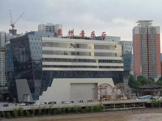 建筑界也要反三俗！俗不可耐雅俗不赏，俗之所欲勿施于人！