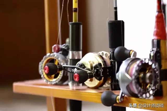 这个40岁大叔为钓鱼租下一座岛，改造破屋成海景房！