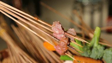 出没凌晨5点的屠宰场，带你揭秘神级麻辣烫背后的真相