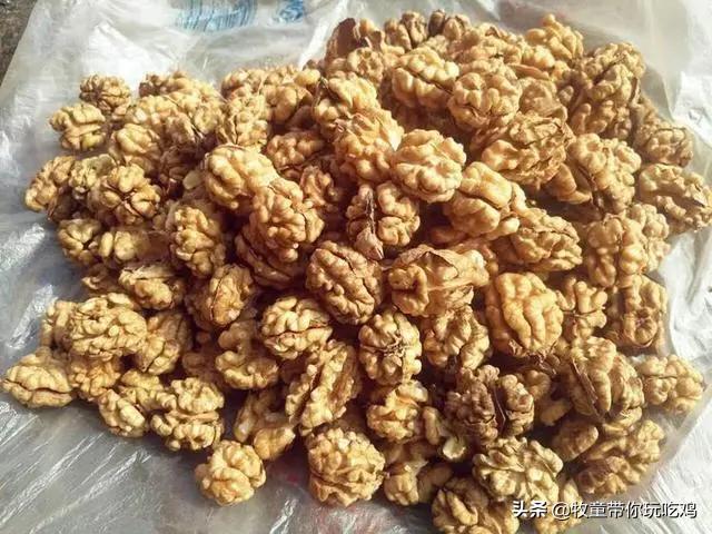 核桃里面的皮怎么好剥,核桃皮太硬怎么处理