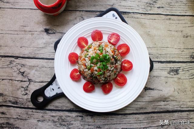 香椿炒鸡蛋正确做法先别焦急下锅,香椿炒鸡蛋简单易学你会了吗