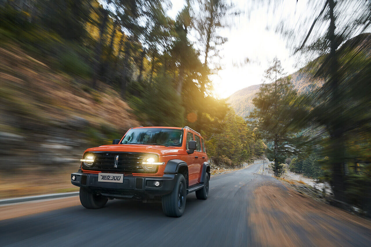 bj40和坦克300哪个质量更可靠,新款北汽bj40和坦克300对比