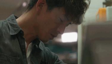 该死，他还是那么帅