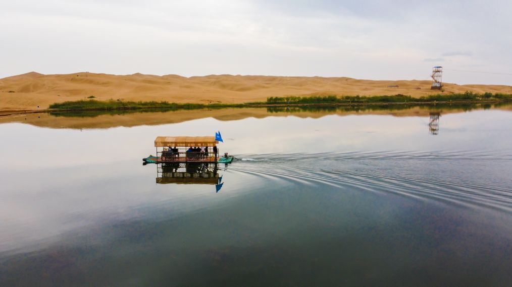 她是滔滔千里黄河的宠儿，阴山之下、河套之上的掌上明珠