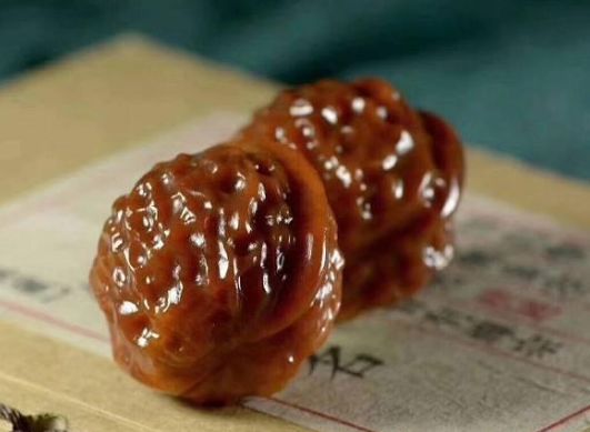 什么品种的核桃玉化包浆更快,文玩核桃盘多久才会玉化