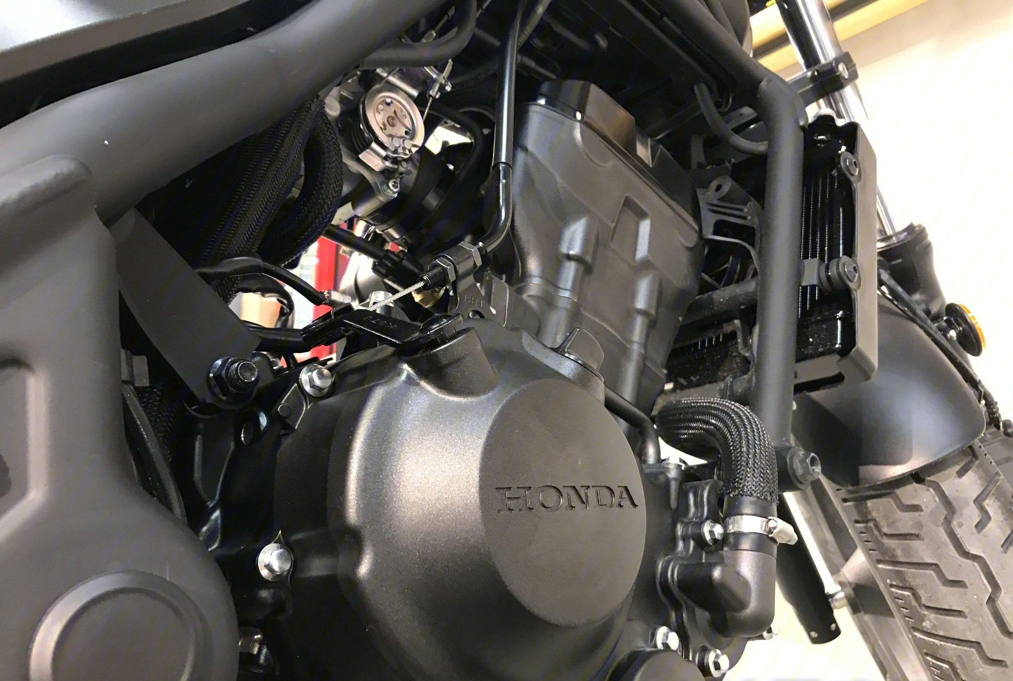 HONDACM300一款舒适而又省心的巡航入门车型