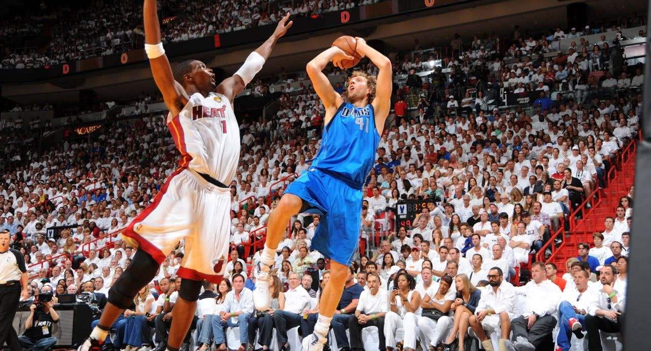 中距离，昂扬不灭——说说篮球场上最古典的*局破**艺术