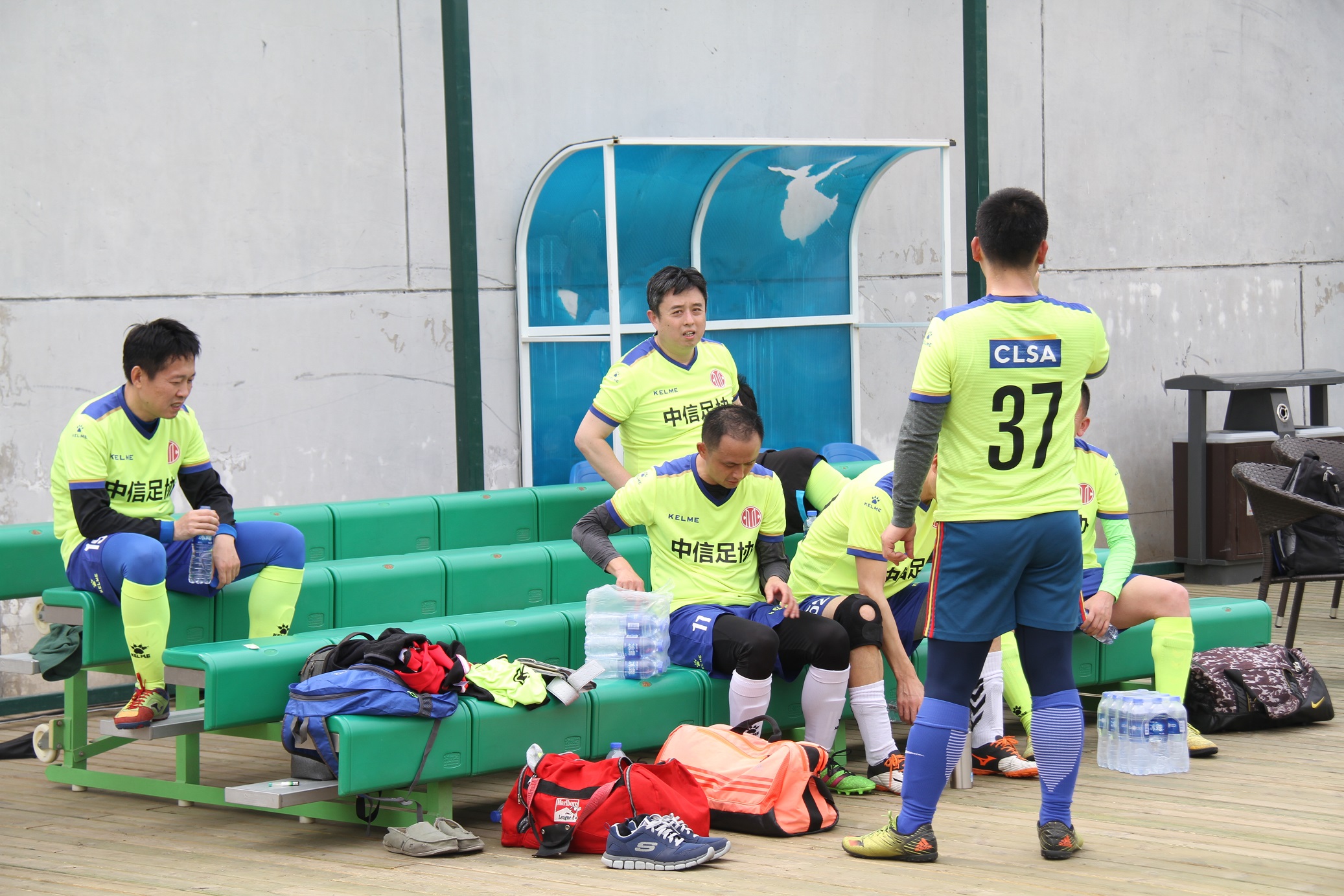 足球必须永不言弃,足球人间好时光