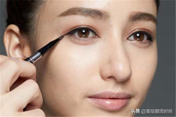 怎么看自己的眼型适合化哪种妆,想知道自己是什么眼型怎么化妆
