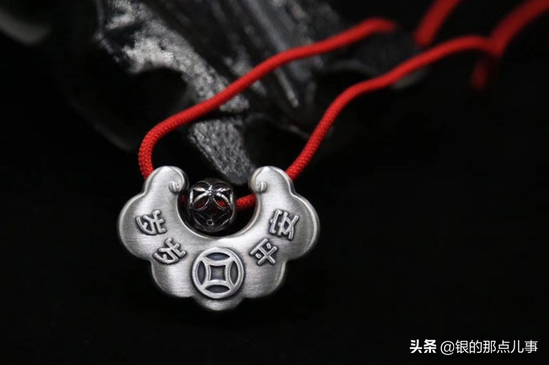 黄金长命锁怎么挑选,新生儿长命锁怎么挑选