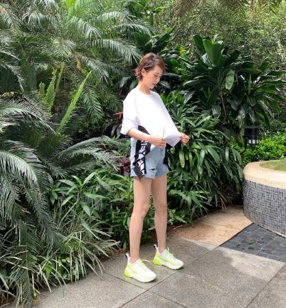 海清黑色礼服迷人短发,海清短发穿衣搭配