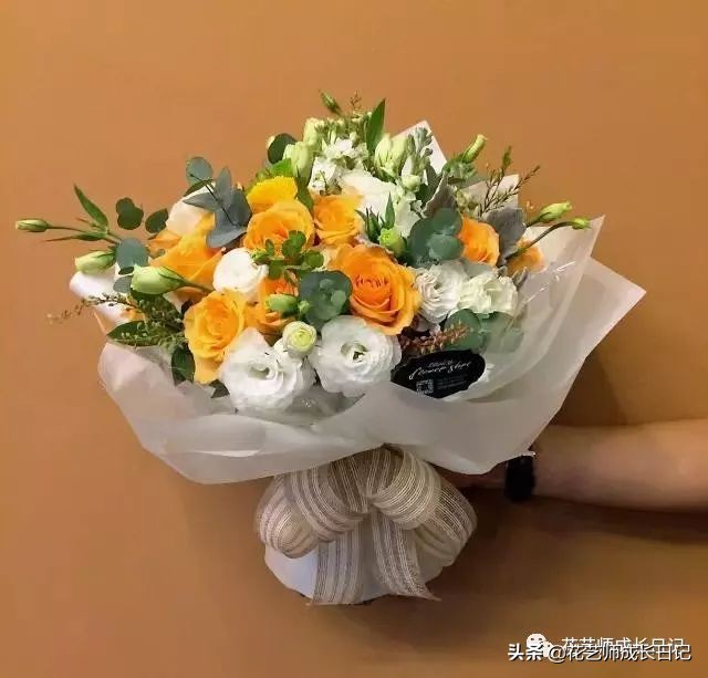 黄颜色的玫瑰是啥品种,浅黄色玫瑰有什么品种