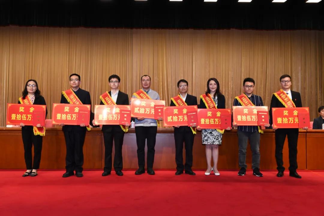 虞爱华访谈,虞爱华无私的工作态度