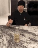 2元钱就能上热搜，“踢瓶盖挑战”燃爆抖音破14亿*放播**