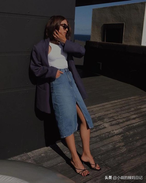 入春怎么穿？回头率最高的穿搭参考：“长裙+外套”，气质又高级