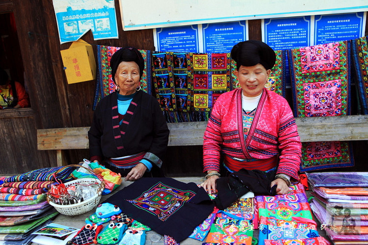 全国第一长发村,天下第一长发村视频