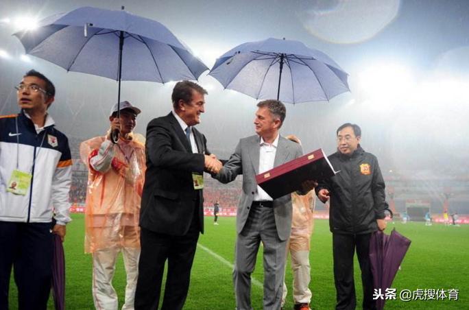 马加特接替李霄鹏,马加特最佳主帅