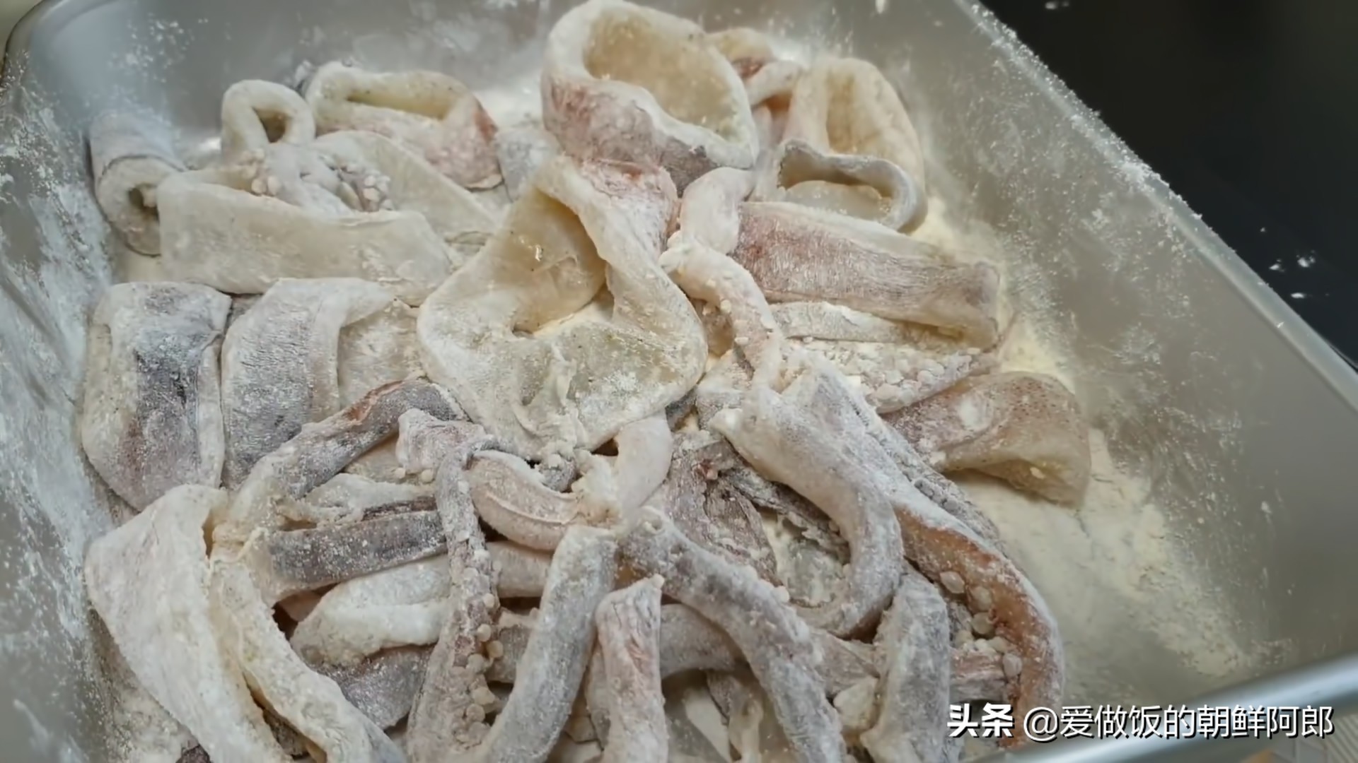 酥脆炸鱿鱼好吃又简单,香酥炸鱿鱼的做法金黄酥脆