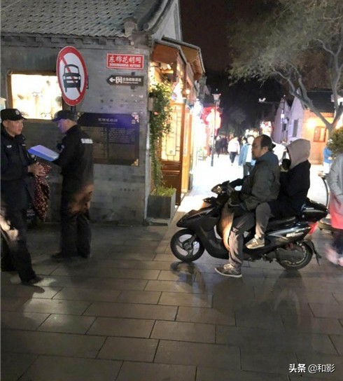 谢霆锋、谭维维、朴树、韩寒，这年头，明星也有骑电动车的情怀