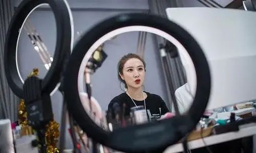 马云说商铺新政策,旺铺转让实体店出路在哪一步