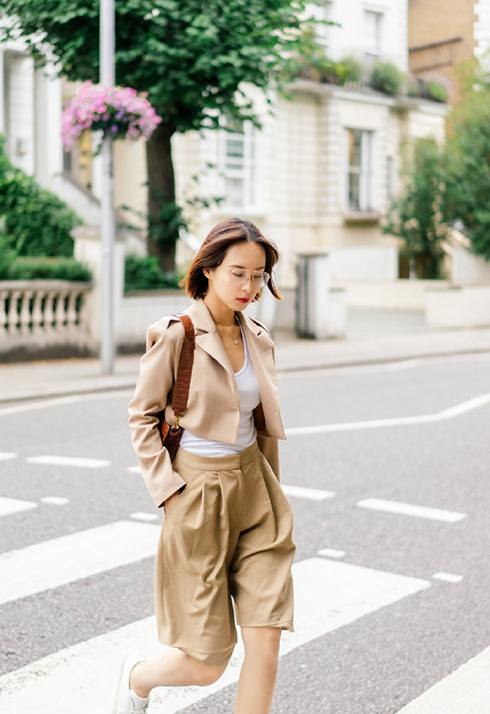 短裤在夏季可以说是既百搭又清凉,时髦女生衣橱里不可少的百搭短裤