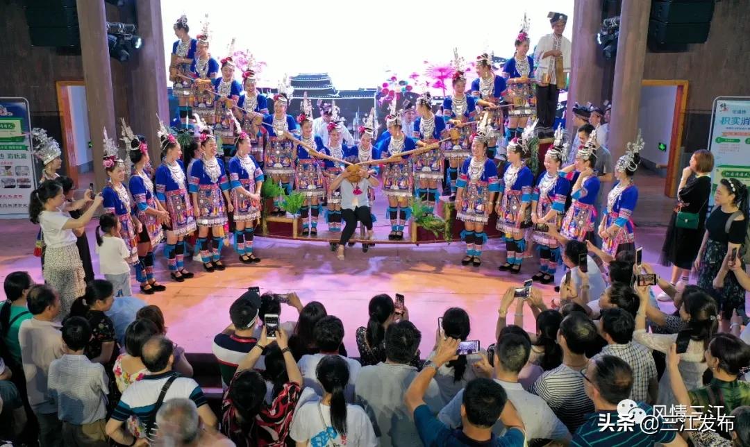 明天早上八点半中央电视台综合频道朝闻天下直播三江号始发，敬请收看