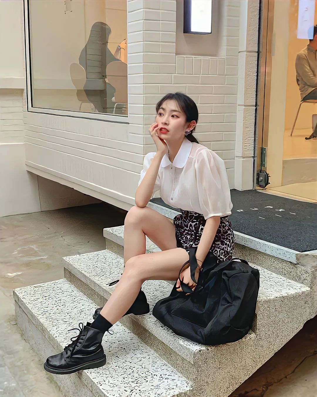 矮个子必备鞋最新款马丁靴,今年最火的中筒靴粗腿圆头马丁靴