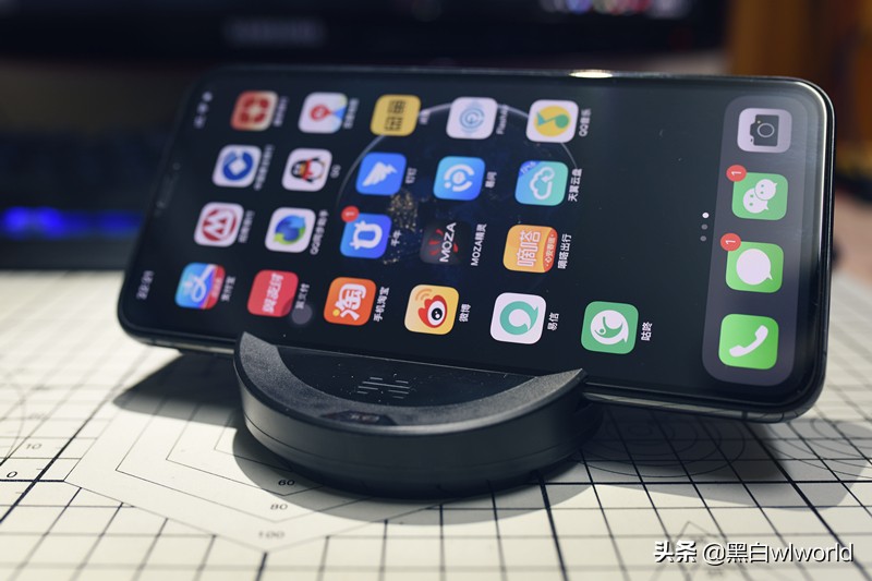 黑匣子助你在和平精英吃鸡如虎添翼，北通E1手游键鼠转换器