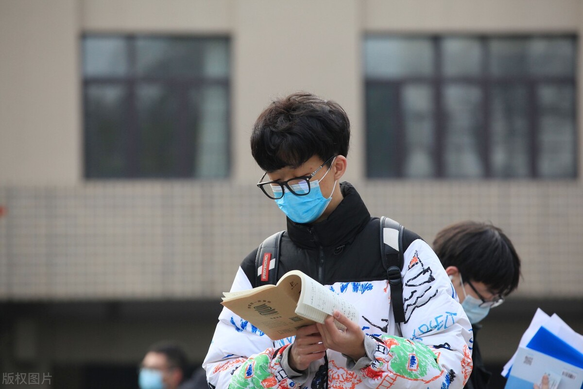 研究生考公务员哪些不受专业限制,唐山公务员考试有专业限制吗