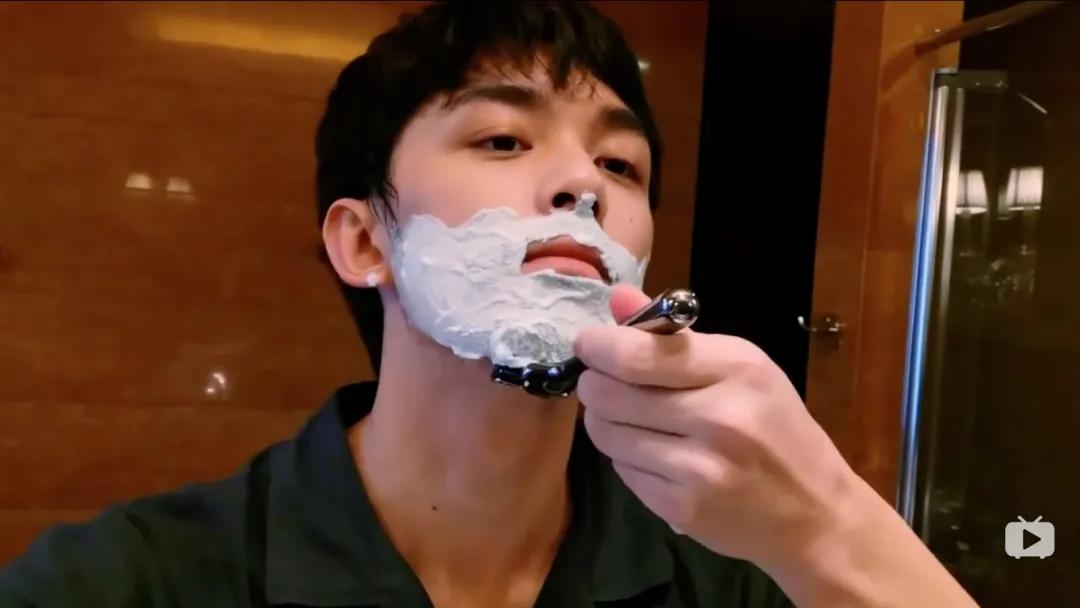 omg李佳琦原版素材,omg李佳琦香水