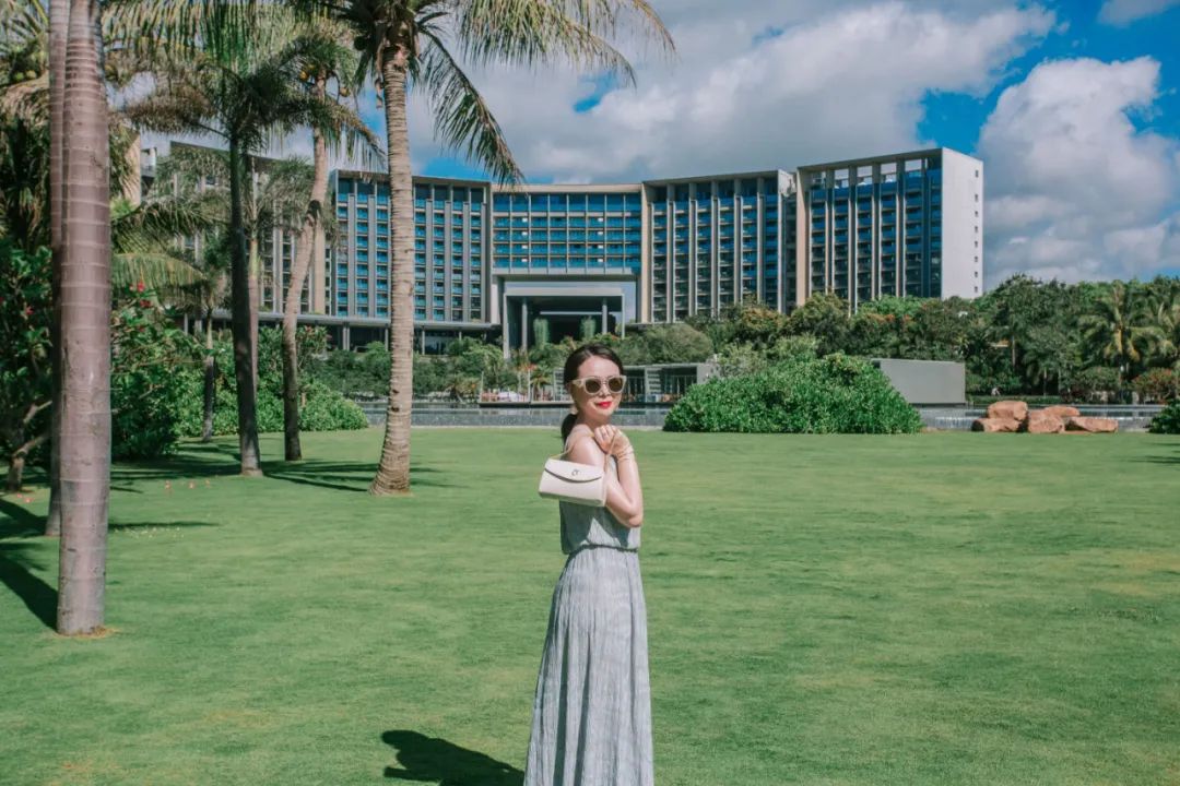 英国女王拿过的包包,英国伊丽莎白女王二世包包