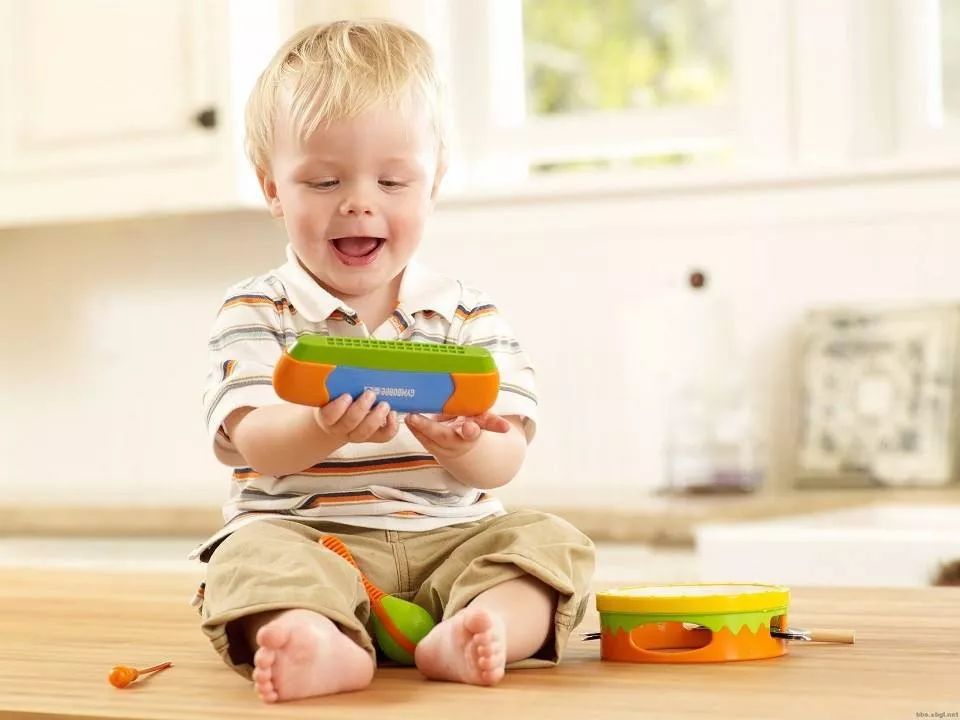 不懂音乐怎么给孩子做音乐启蒙？几招教你培养出小乐童