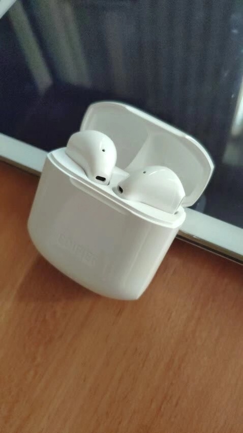 漫步者lollipods和airpods尺寸,苹果用airpods好还是用漫步者好