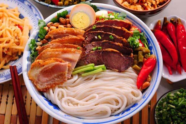 北京开个米线店真实经历,小伙离家北漂创业17年