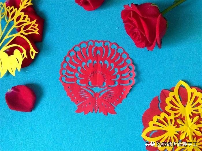 蝴蝶立体剪纸教程简单易学,蝴蝶剪纸窗花简单又漂亮中国风