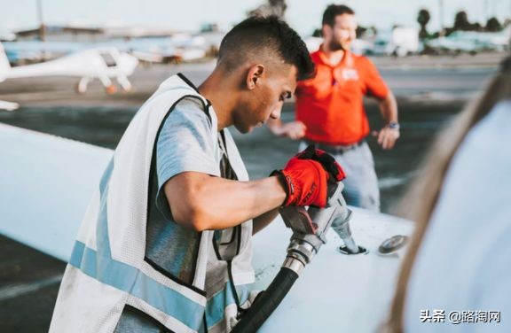 最新乘飞机禁带什么,最近乘机新规定