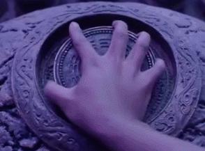 精绝古城雪莉杨说胡八一是倒斗的,鬼吹灯倒斗胡八一到底赚了多少钱