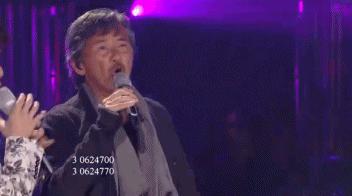 他用劲歌制霸45年，一开口无人能敌