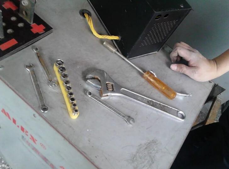 直流稳压电源如何改5a,可调直流稳压电源维修案例