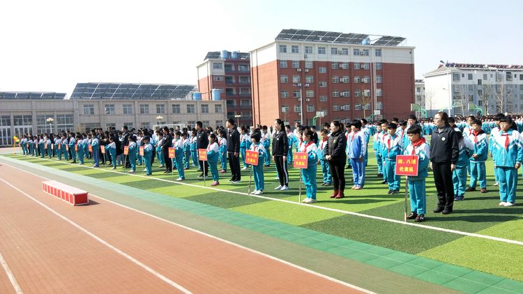 枣庄市建设路小学足球比赛,枣庄薛城区临山小学足球比赛