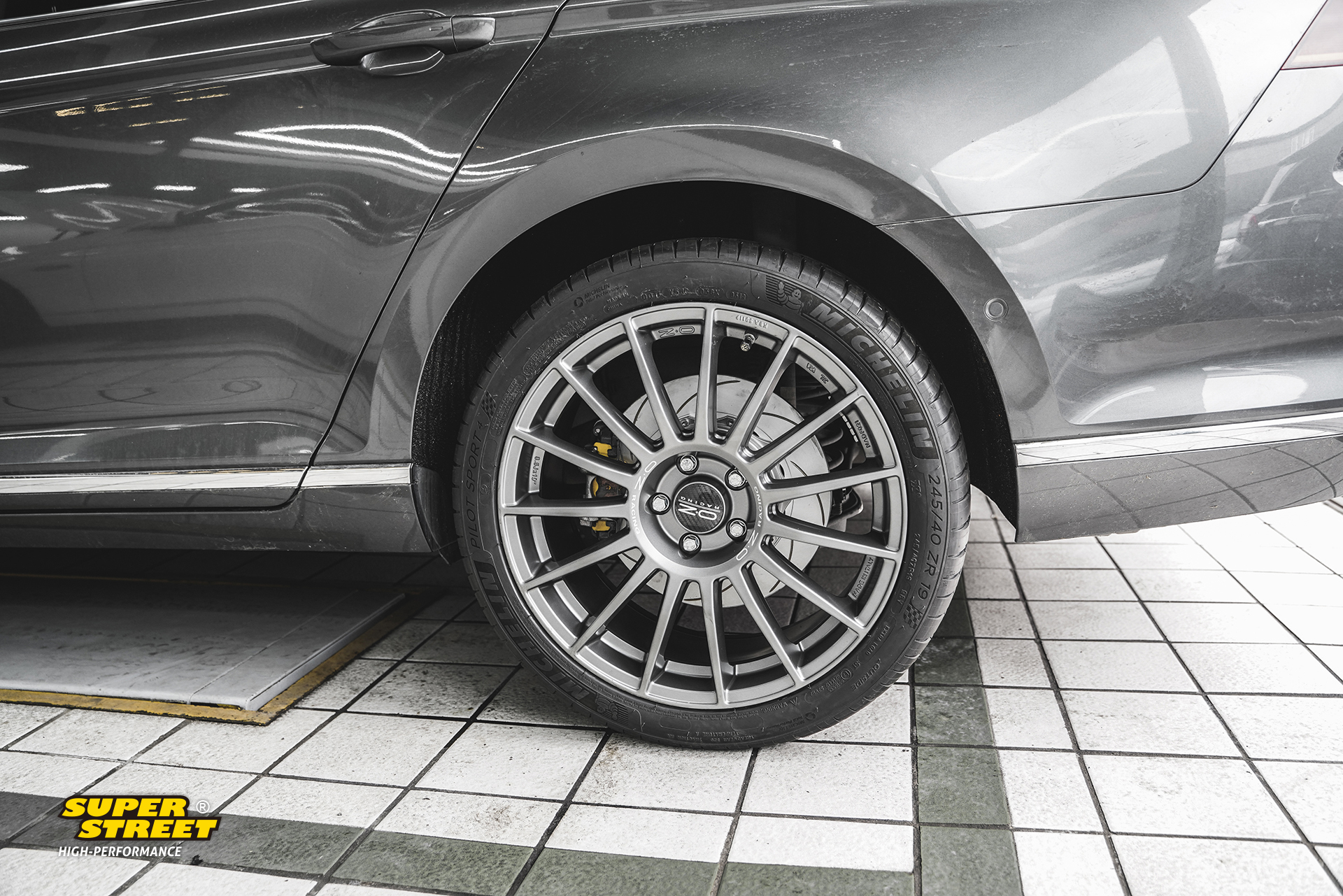 大众迈腾改后轮通风盘刹车系统,大众迈腾改轮毂刹车