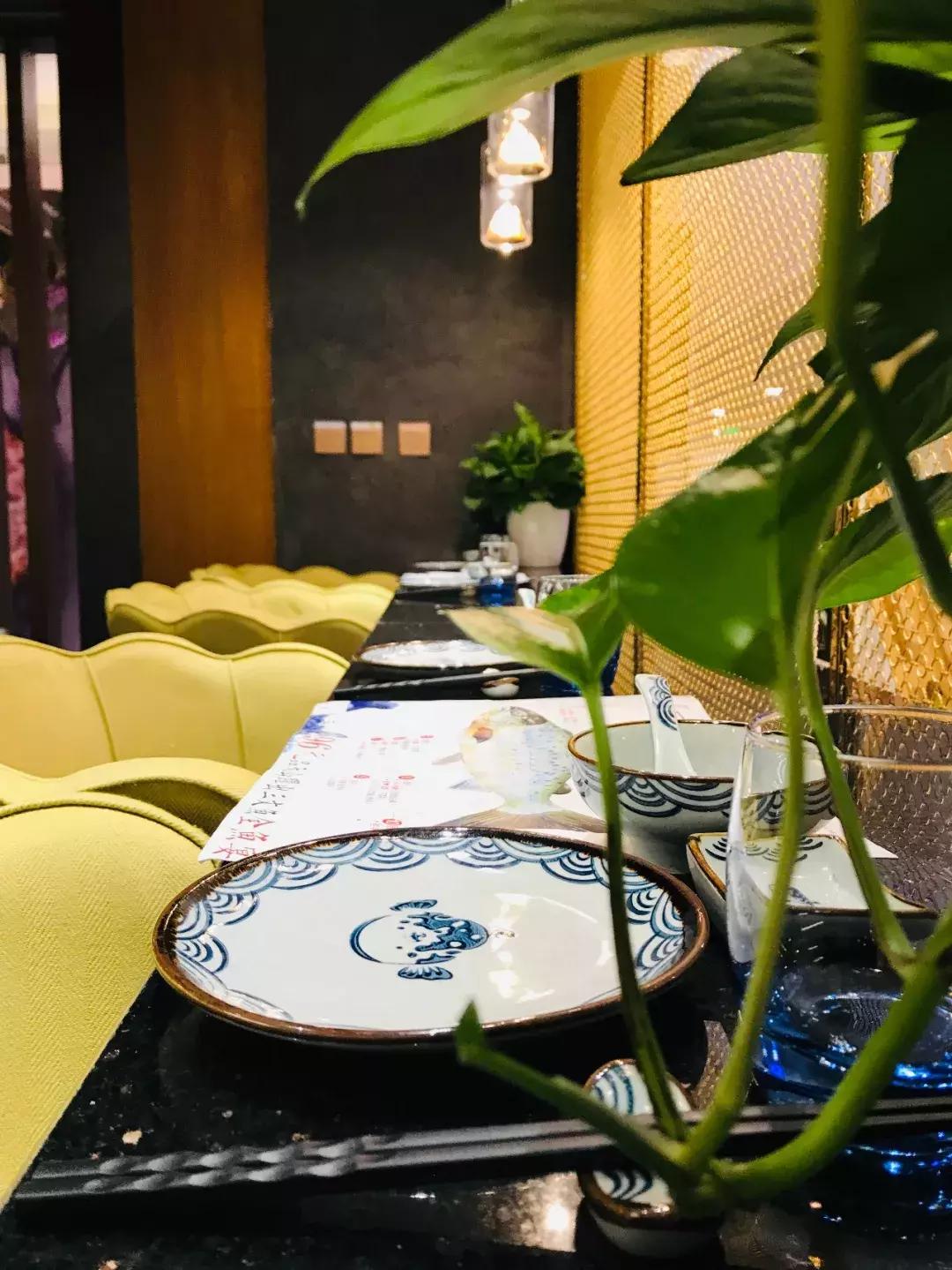 Madein*疆新**！不用100元能吃三文鱼全鱼宴？！