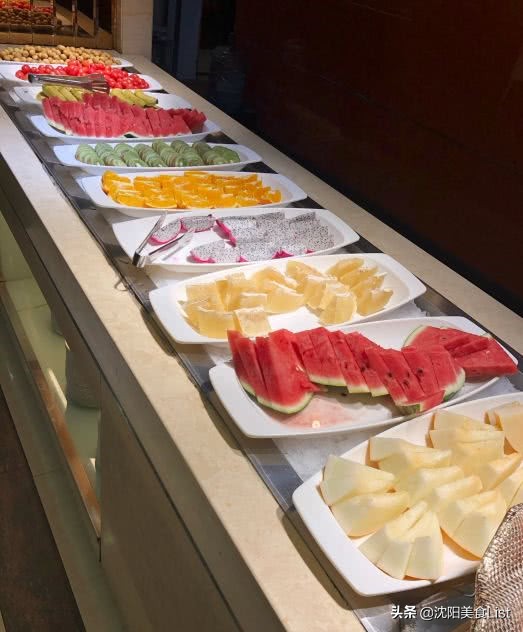 沈阳人！吃自助餐都用什么姿势？