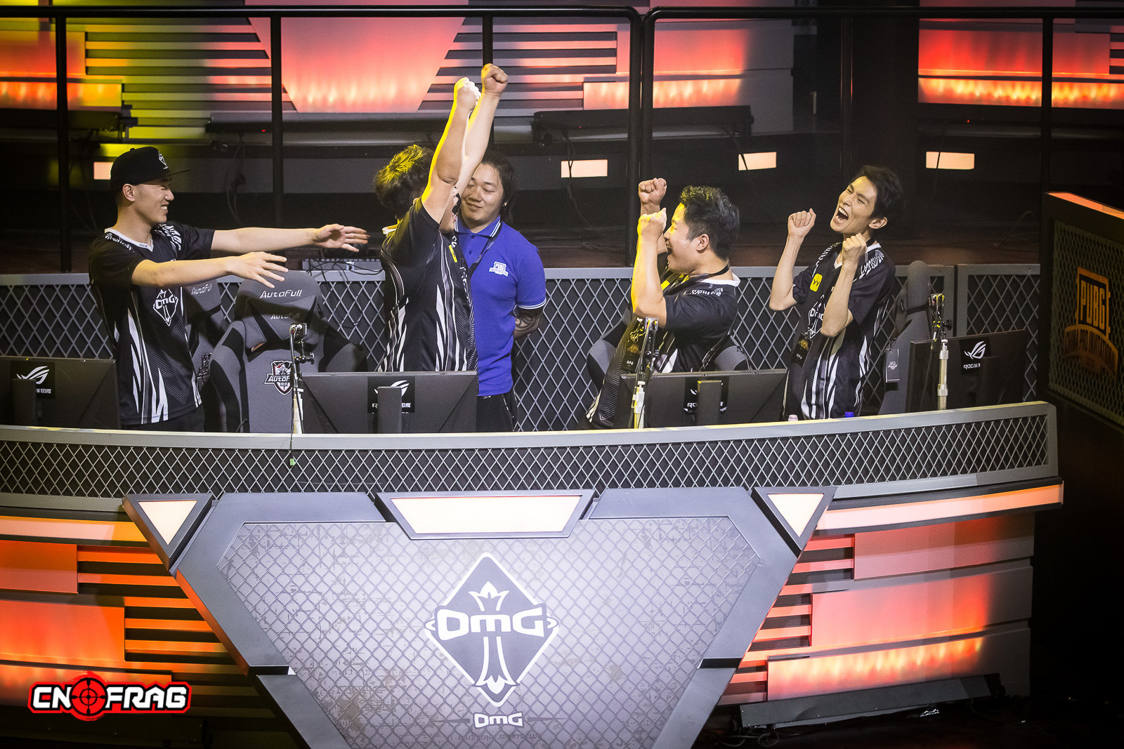 TheYearinPhotos-cnFrag2018年度电竞图片